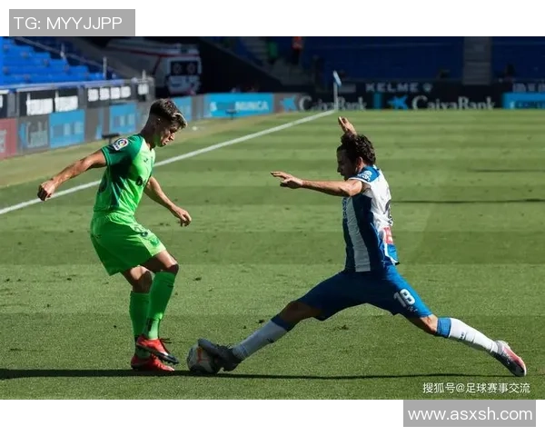 中超激战本菲卡狂胜皇马五球大捷神奇扑救引发全场狂欢