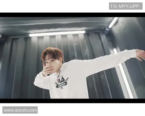 姚明明舞动青春展现魅力舞姿引领时尚潮流的精彩瞬间