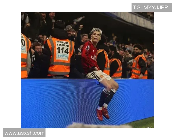 切尔西在世界杯中以3-0战胜曼联补时进球点燃全场激情