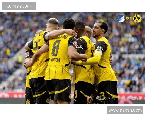 德甲：多特蒙德0-0AC米兰！横扫瞬间引爆全场争议判罚