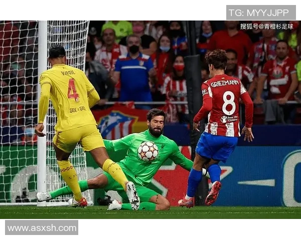 西甲激战：里昂狂胜巴萨5-1神扑瞬间点燃全场激情