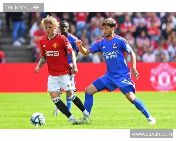 友谊赛精彩对决：里昂与利物浦战成平局引发全场热议