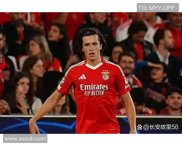 意甲历史冷门本菲卡狂胜曼联6比2引发全场震动