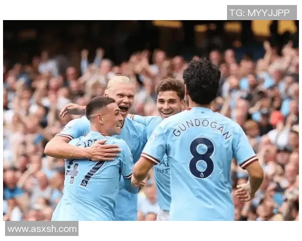 意甲大战：巴黎圣日耳曼狂胜曼联四球全场沸腾赛后分析引发热议